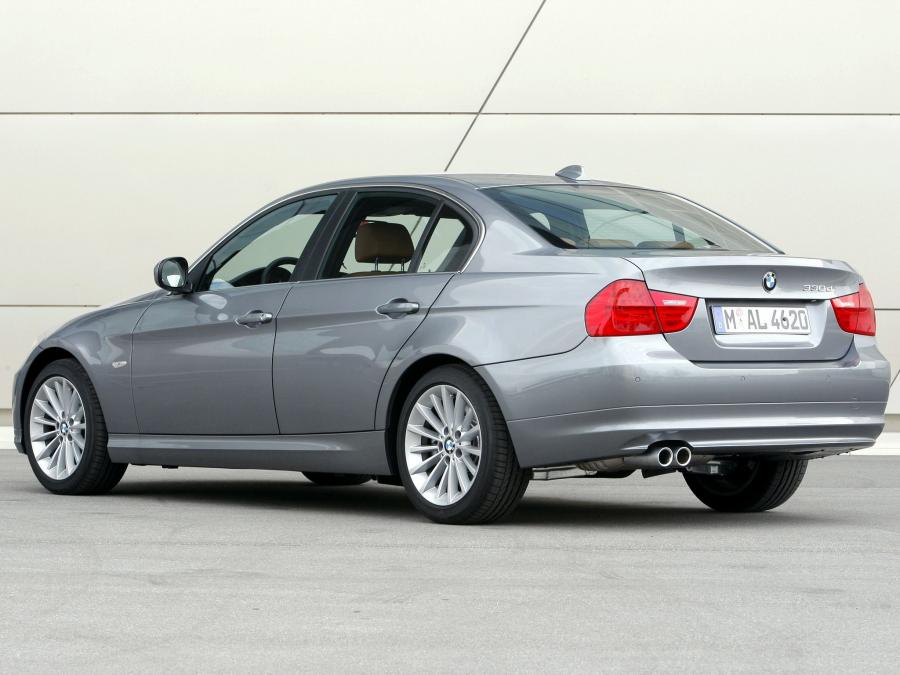  BMW 330d Sedan 2008 года  (фото 12 из 16)